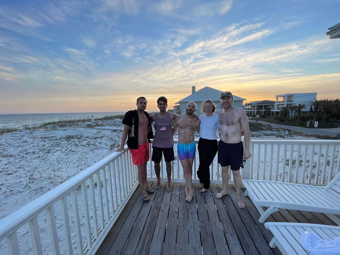 Group photo of students on Pensacola beach